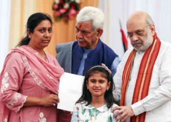 Amit Shah Meets Families of Martyred Policemen in Jammu, Hands Over Appointment Letters