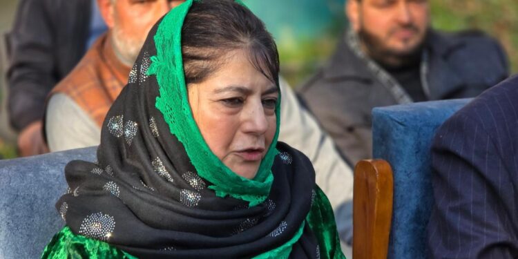 Mehbooba Writes to Stalin, Mamata, Siddaramaiah Seeking Unity for Constitutional Values Mehbooba Writes to Stalin, Mamata, Siddaramaiah Seeking Unity for Constitutional Values