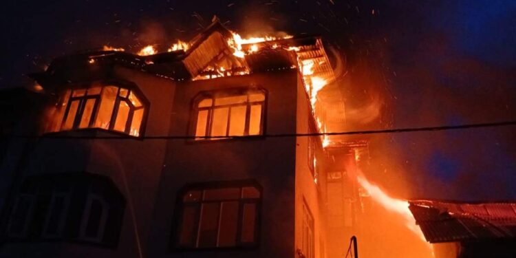 Fire Damages Madrassa, 2 Residential Houses in Bemina Sgr Fire Damages Madrassa, 2 Residential Houses in Bemina Sgr