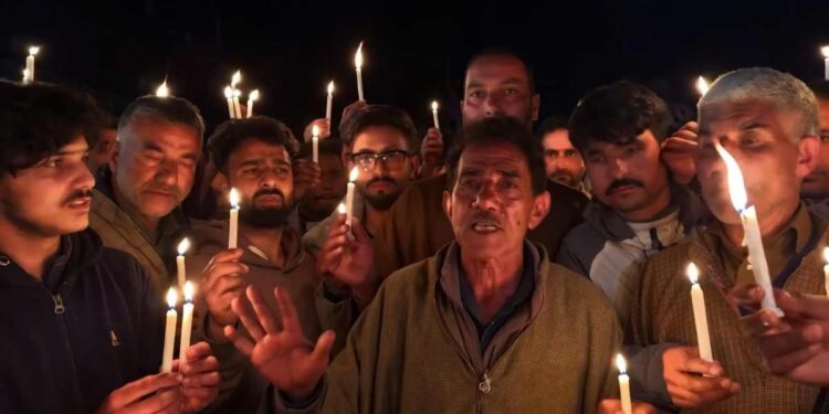 “Tourists Hamari Jaan Hai”: Kashmiris Light Candles in Solidarity After Pahalgam Tragedy
