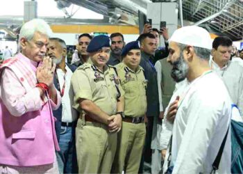 LG Flags Off J&K’s 1st Batch of Haj Pilgrims