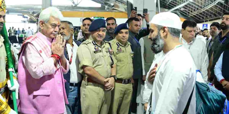 LG Flags Off J&K's 1st Batch of Haj Pilgrims LG Flags Off J&K’s 1st Batch of Haj Pilgrims