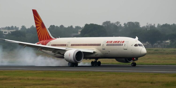 Air India Flight from Thailand Receives Bomb Threat, Makes Emergency Landing Air India Flight from Thailand Receives Bomb Threat, Makes Emergency Landing