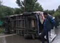 Eight Injured as Tempo Overturns on Mughal Road in Shopian Eight Injured as Tempo Overturns on Mughal Road in Shopian