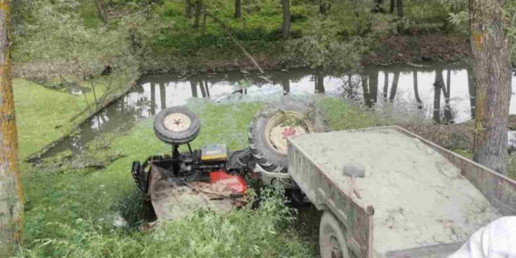 Man Dies After Tractor Overturns in Bandipora Man Dies After Tractor Overturns in Bandipora