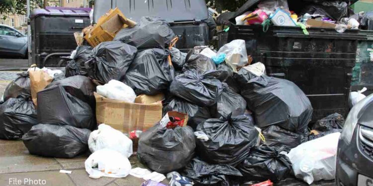 Barbar Shah Chokes on Garbage: Residents Blame SMC for Negligence Barbar Shah Chokes on Garbage: Residents Blame SMC for Negligence