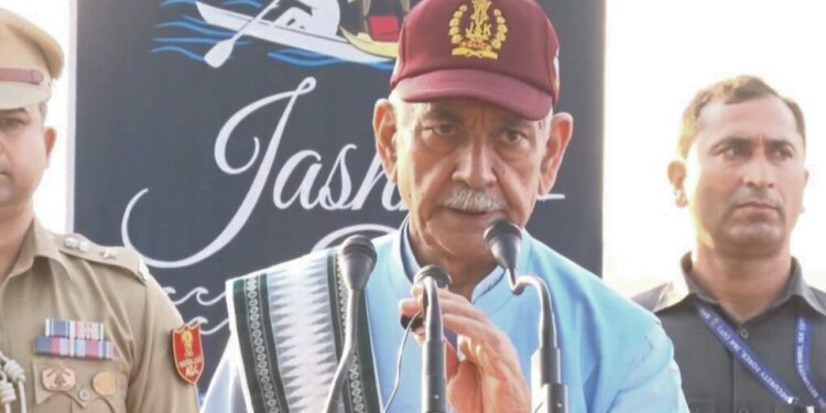 J&K Police have set example not seen anywhere else in country: LG Sinha