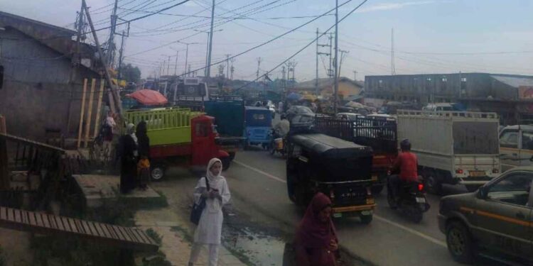 Traffic Grid-Lock Hits Parimpora Sgr Traffic Grid-Lock Hits Parimpora Sgr