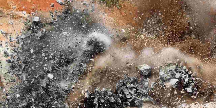 12 killed in powerful blast outside Islamabad court in Pakistan